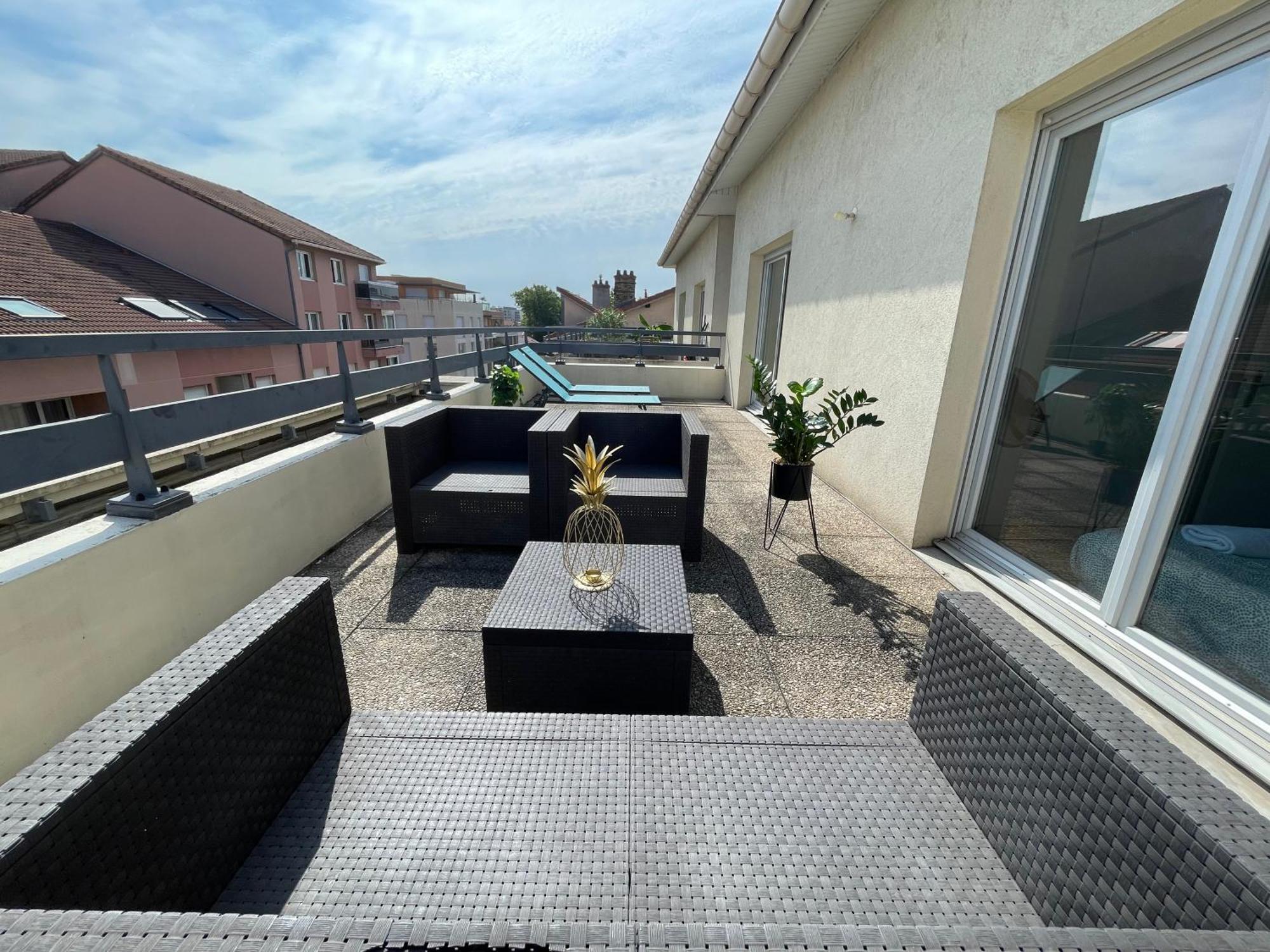 Bngo I Immense Rooftop Lyon I 2 Chambres, 4 Places Parkings, 2 Immenses Terrasses, 8 Personnes Exterior photo