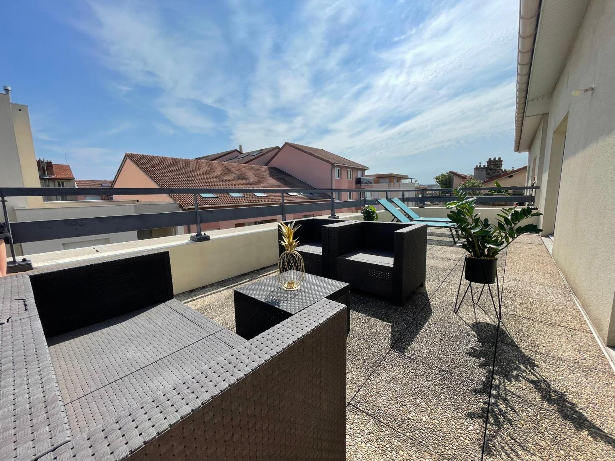 Bngo I Immense Rooftop Lyon I 2 Chambres, 4 Places Parkings, 2 Immenses Terrasses, 8 Personnes Exterior photo