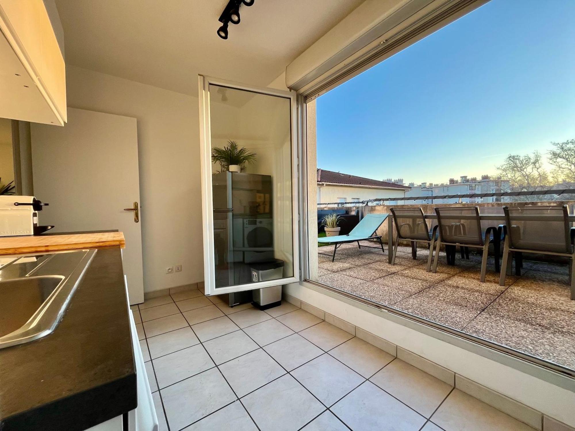 Bngo I Immense Rooftop Lyon I 2 Chambres, 4 Places Parkings, 2 Immenses Terrasses, 8 Personnes Exterior photo