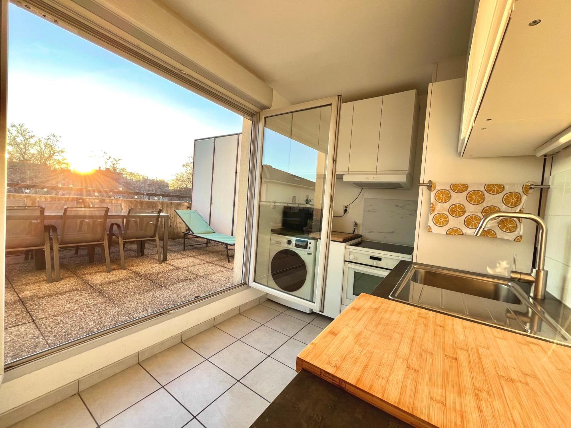 Bngo I Immense Rooftop Lyon I 2 Chambres, 4 Places Parkings, 2 Immenses Terrasses, 8 Personnes Exterior photo